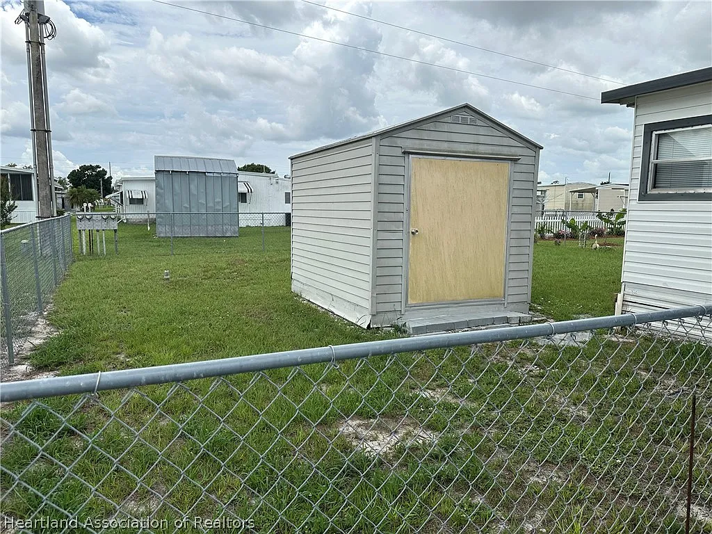 2 bed, 1.0 bath, 672 sqft, $900 — Photo 4