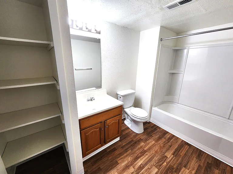 Windsor Place Apartments — Photo 169