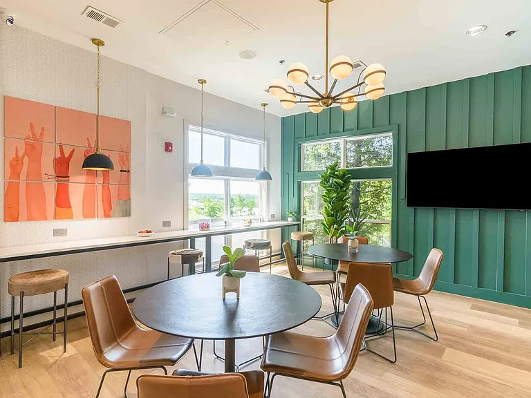 Aventura Falcon Valley — Photo 13