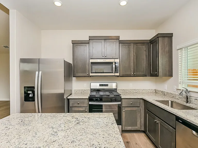 1513 Harvester Dr — Photo 7