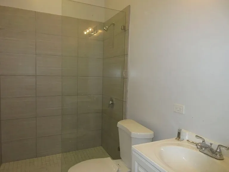 2020 N Bissell St #1F — Photo 9