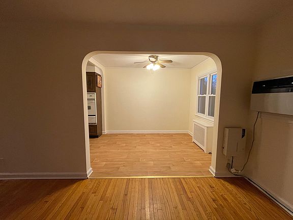 4th image of 2511 150th St #1