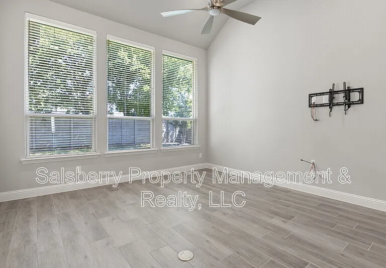 1314 20th St — Photo 10