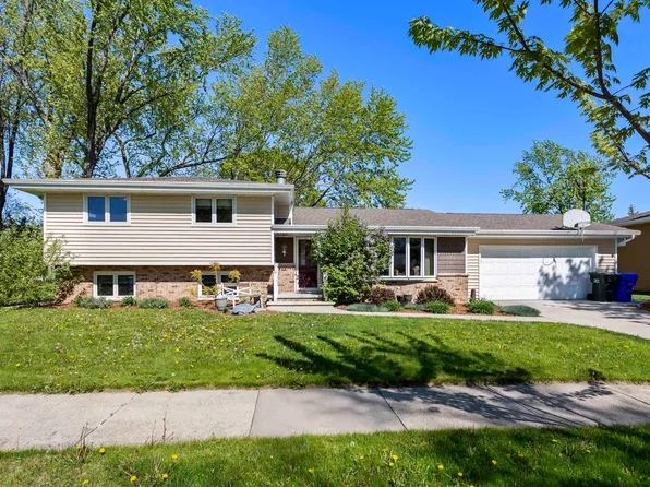 1908 Parkwood Dr, Kaukauna, WI 54130