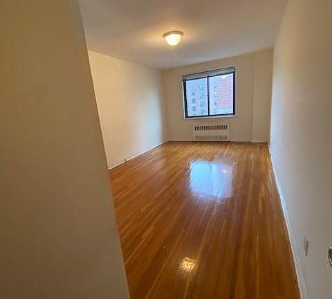 3rd image of 411 Bronx River Rd APT 7K