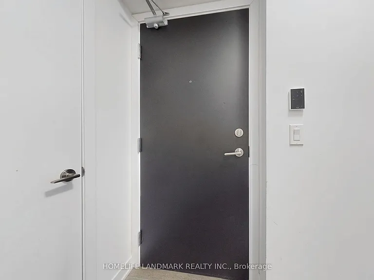87 Peter St #617 — Photo 28