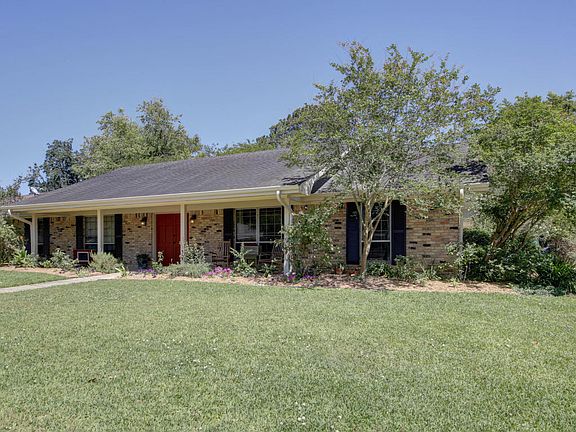 2nd image of 409 Corona Dr