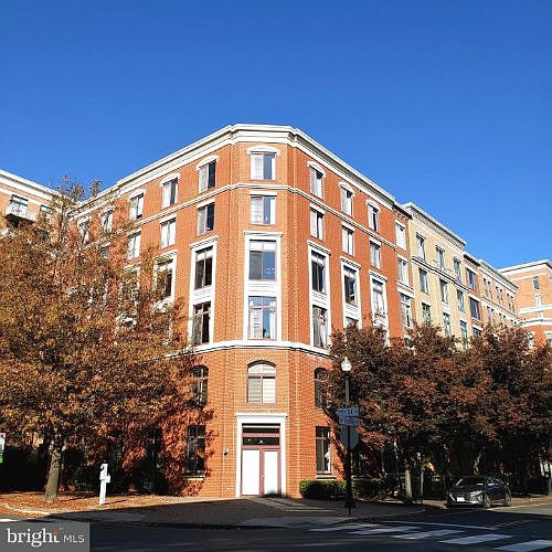 1st image of 1201 N Garfield St APT 907