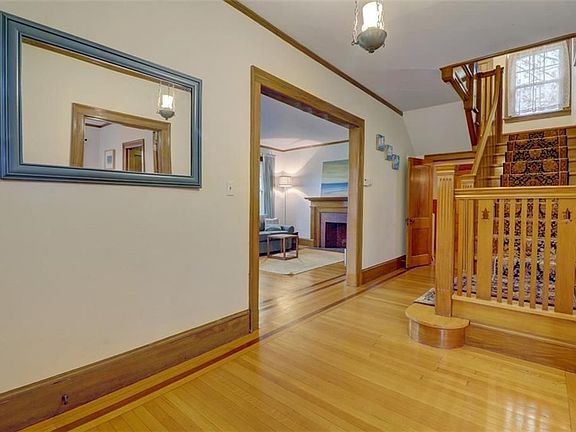 4th image of 192 Wentworth Ave