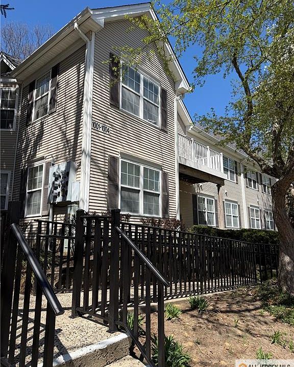 1st image of 1001 Cypress Ln #1