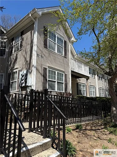 1001 Cypress Ln #1 Photo 1