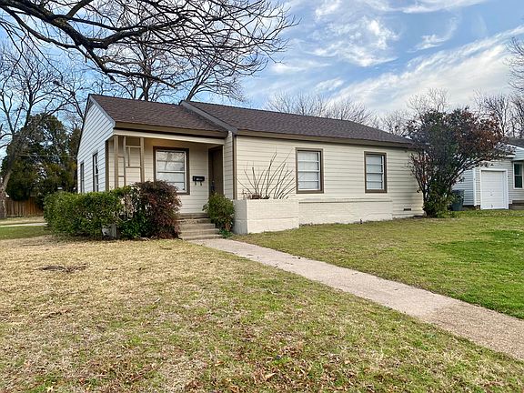 3rd image of 2405 Glengariff Dr