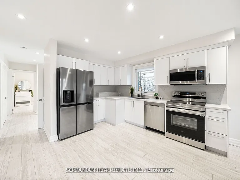 71 Centre Ave #MAIN FLOOR — Photo 9