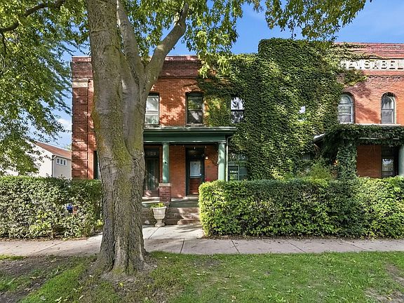2nd image of 111 Isabel St E