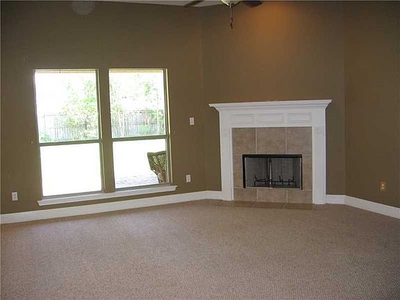 2nd image of 120A Deforest Dr