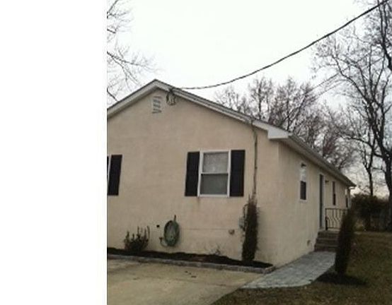 4th image of 105 Meadowbrook Ave