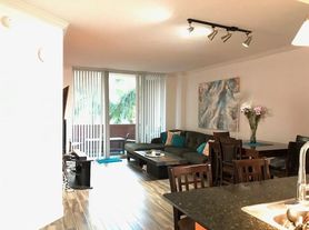 2000 N Bayshore Dr