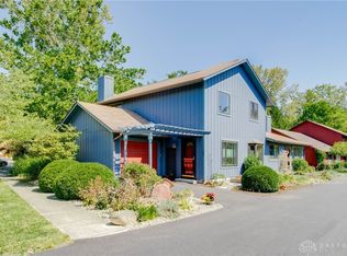 135 Park Meadows Dr, Yellow Springs, OH 45387