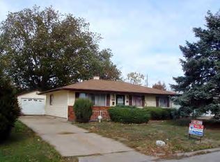 2810 E Cardinal Dr, Decatur, IL 62526