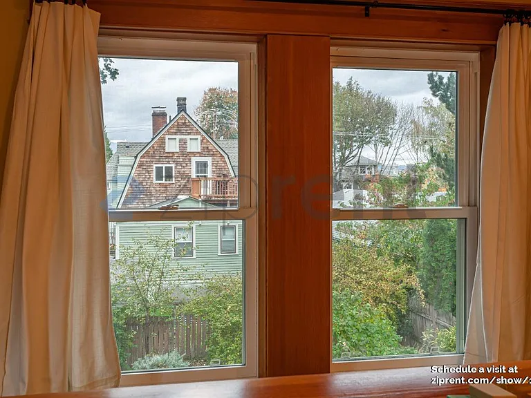 131 SE 30th Pl #A — Photo 11