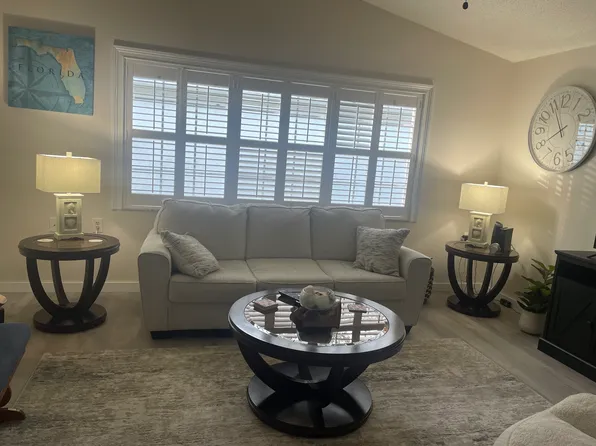 8430 Monaco Dr, Port Richey, FL 34668