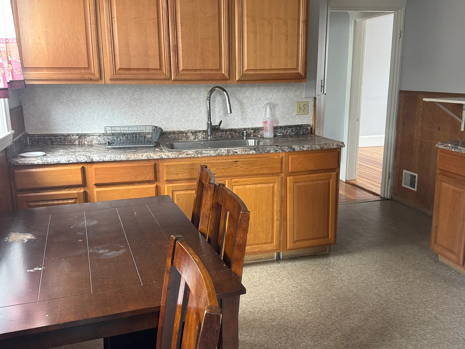 3 bed, 1000 sqft, $2,850 — Photo 4