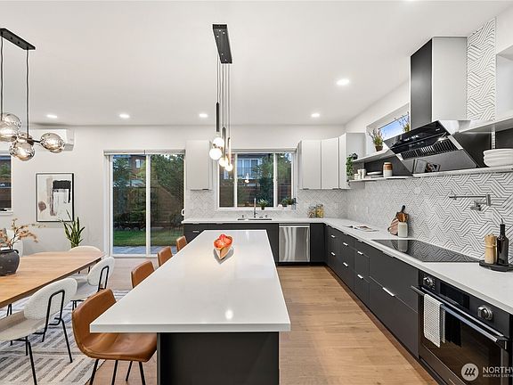 5th image of 5114 15th Avenue S