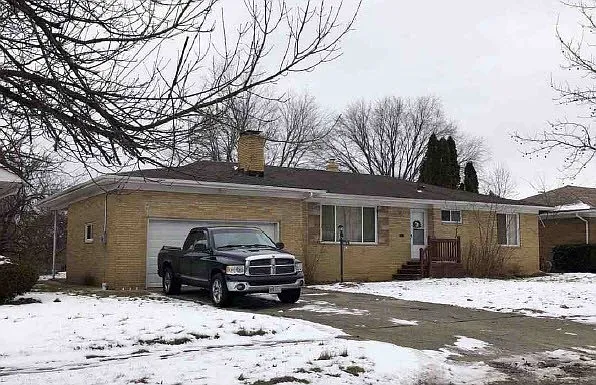 16319 Highview Dr photo 1