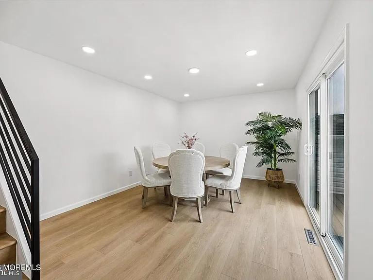 16 Buckingham Rd — Photo 12