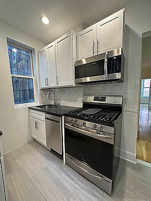 2nd image of 287 W 4th St APT 3