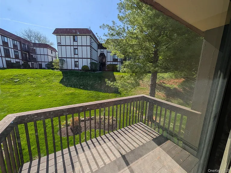 9 Loudon Dr #6 — Photo 19