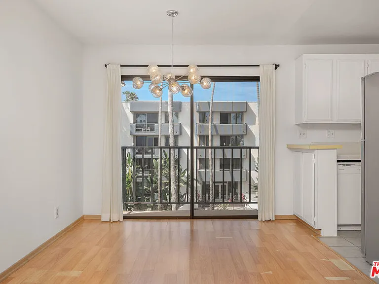953 4th St #300 — Photo 5