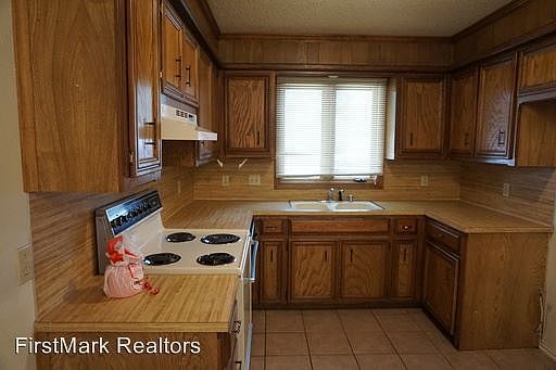 2nd image of 6302 York Dr