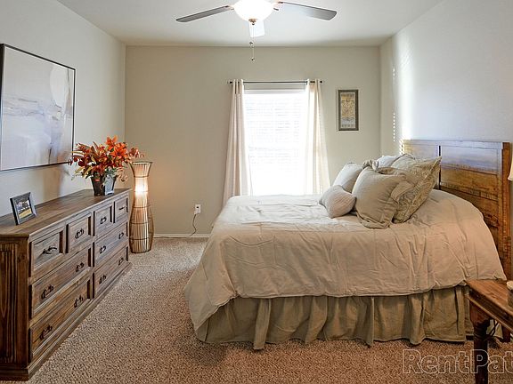 4th image of 3101 SW 58th Ave #Def79aad7