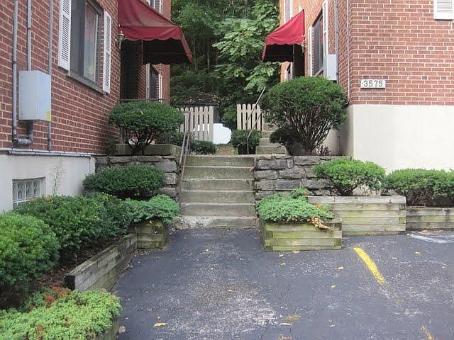 1st image of 3577 Linwood Ave APT 4
