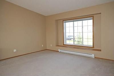 4th image of 850 Elm Park Pl