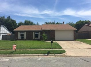 6808 Arborbrook Dr, North Richland Hills, TX 76182