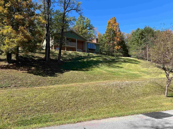 539 Westridge Dr, Elkins, WV 26241