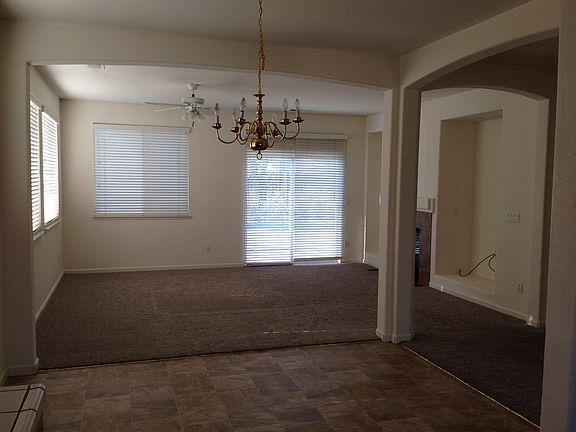 Dining room / Living room