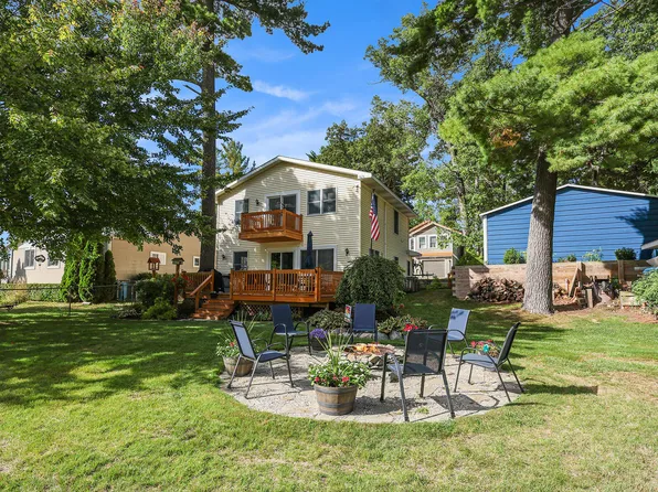 6271 10th St, Twin Lake, MI 49457