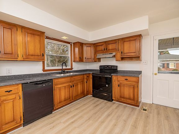 5th image of 704 Brunswick Ave