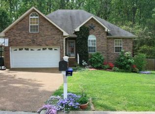 407 S Aztec Dr, White House, TN 37188