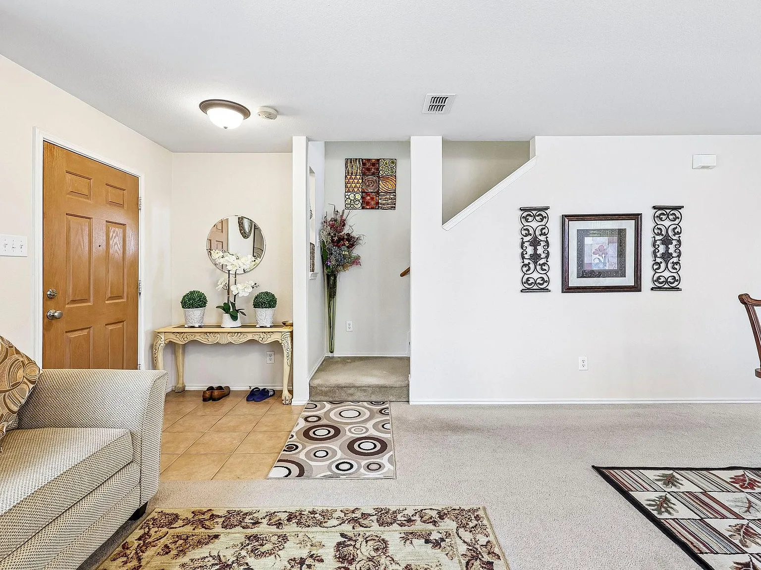 3 bed, 2.5 bath, 2354 sqft, $2,500 — Photo 3