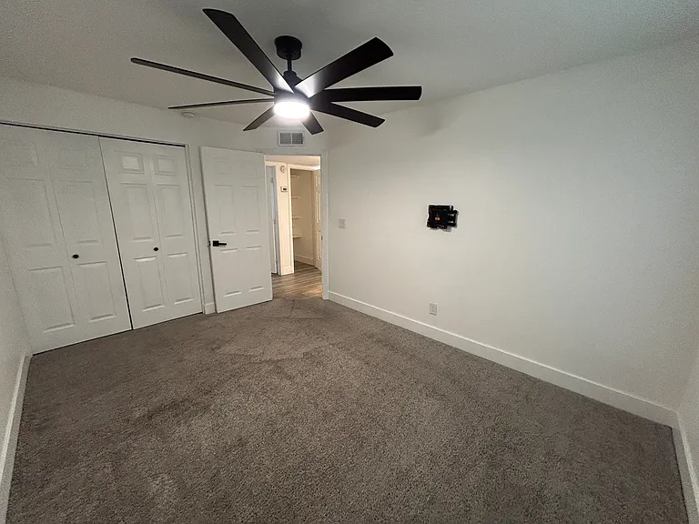 3507 E Claire Dr — Photo 35