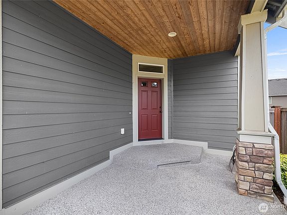 2nd image of 535 Beechwood Court SW