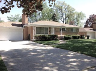 8211 Saint John St, Shelby Township, MI 48317