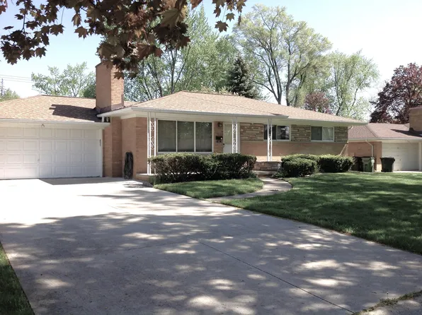 8211 Saint John St, Shelby Township, MI 48317