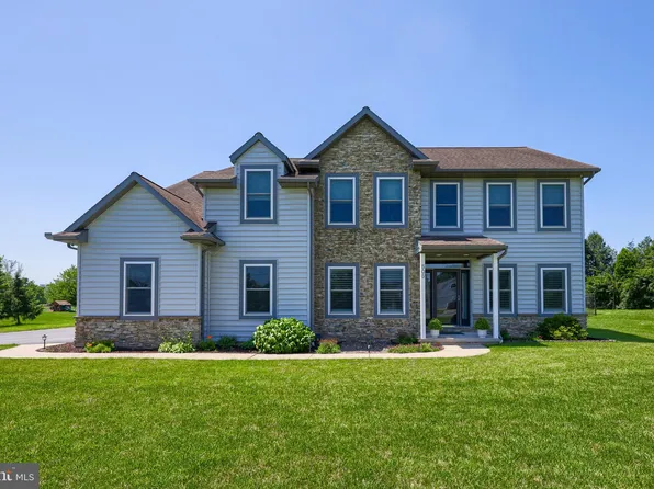 505 W Route 897, Reinholds, PA 17569