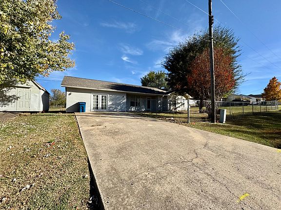 4th image of 3006 N B St