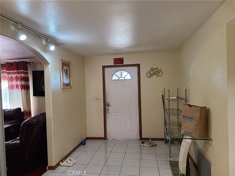 11685 Holmes Ave — Photo 32